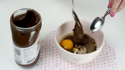How to make a microwave mug cake with Nutella