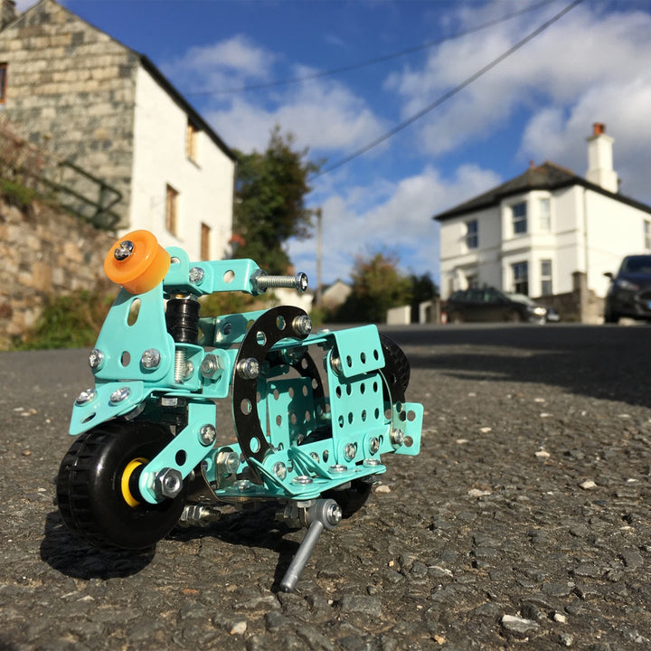 Gift in a Tin - Build a Retro Scooter