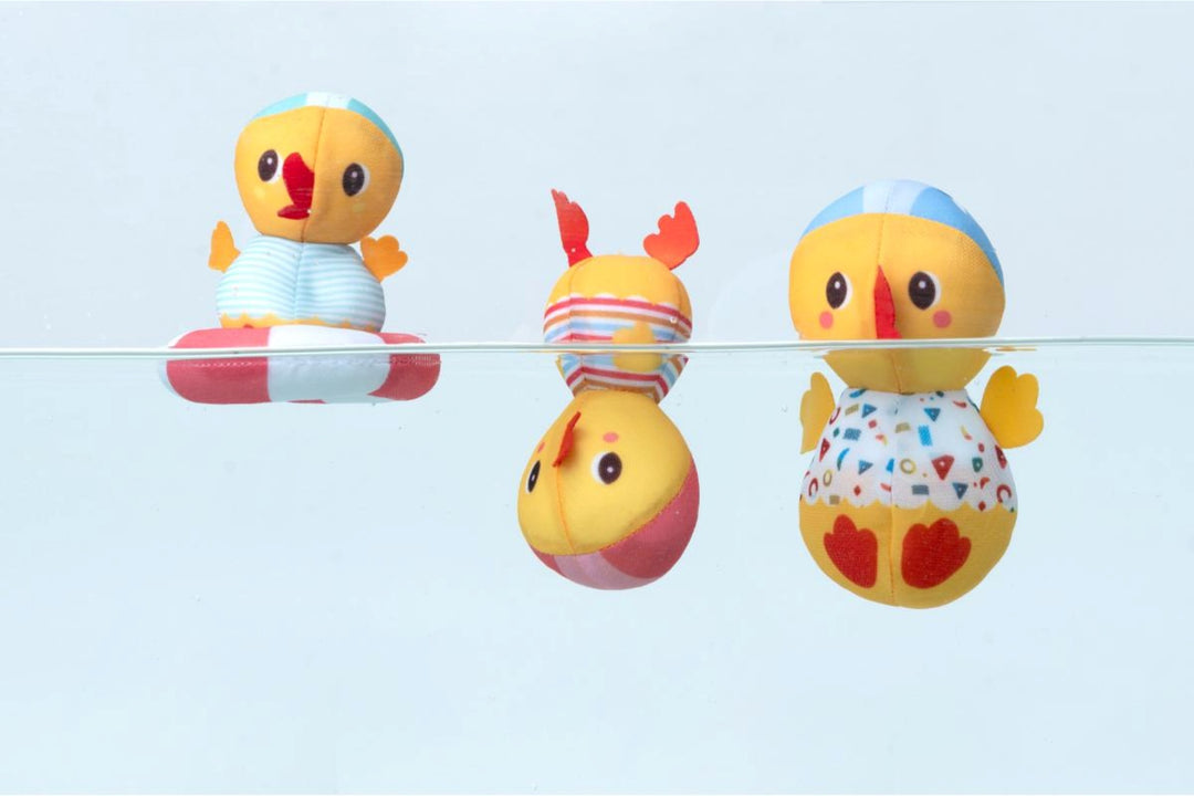 Lilliputiens - Three Bath Ducks Learning to Swim