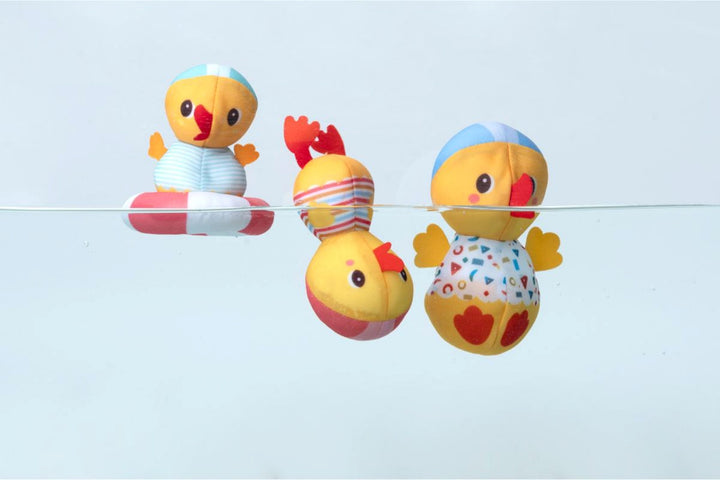 Lilliputiens - Three Bath Ducks Learning to Swim