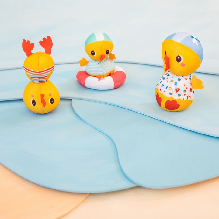 Lilliputiens - Three Bath Ducks Learning to Swim