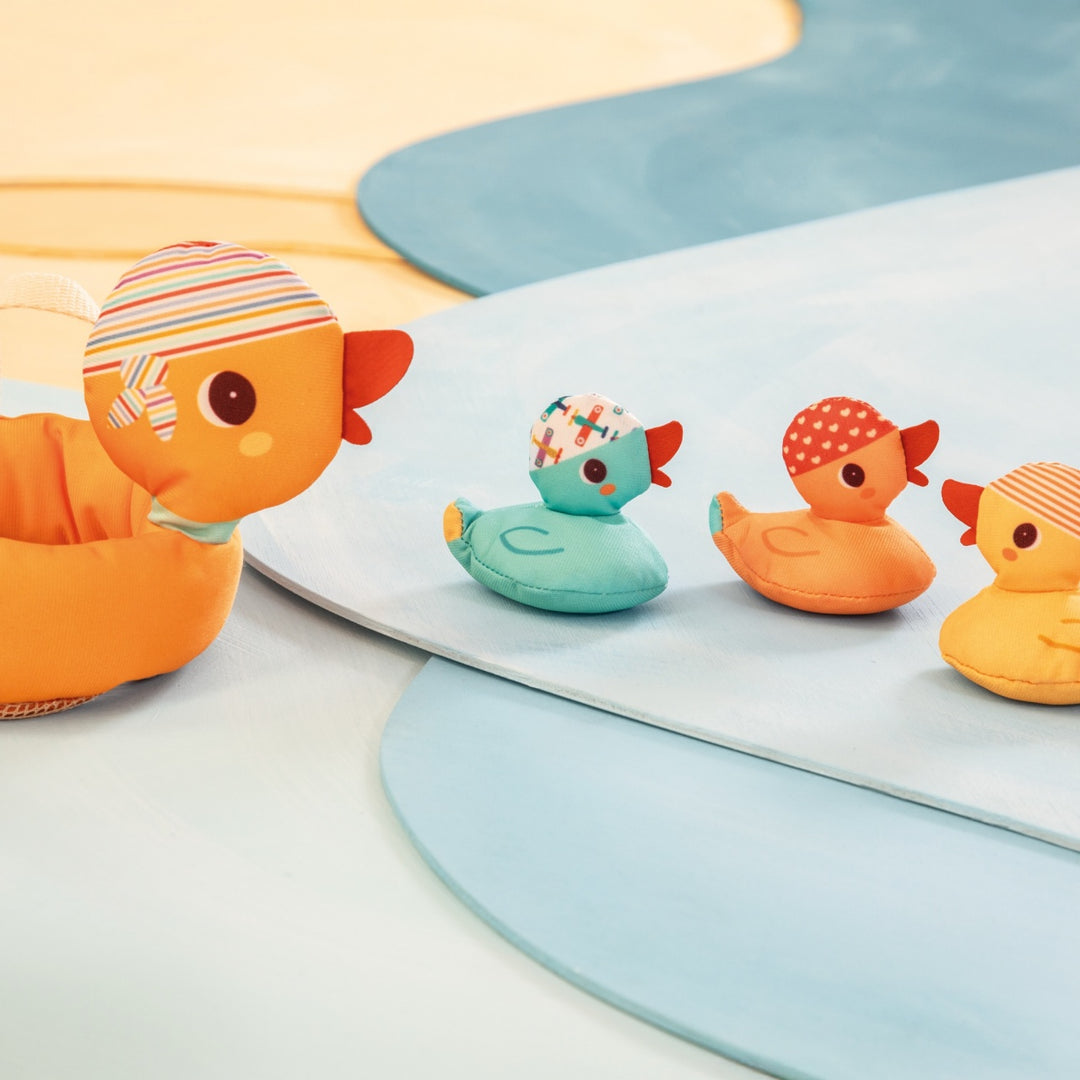 Mommy Duck and her Magnetic Ducklings