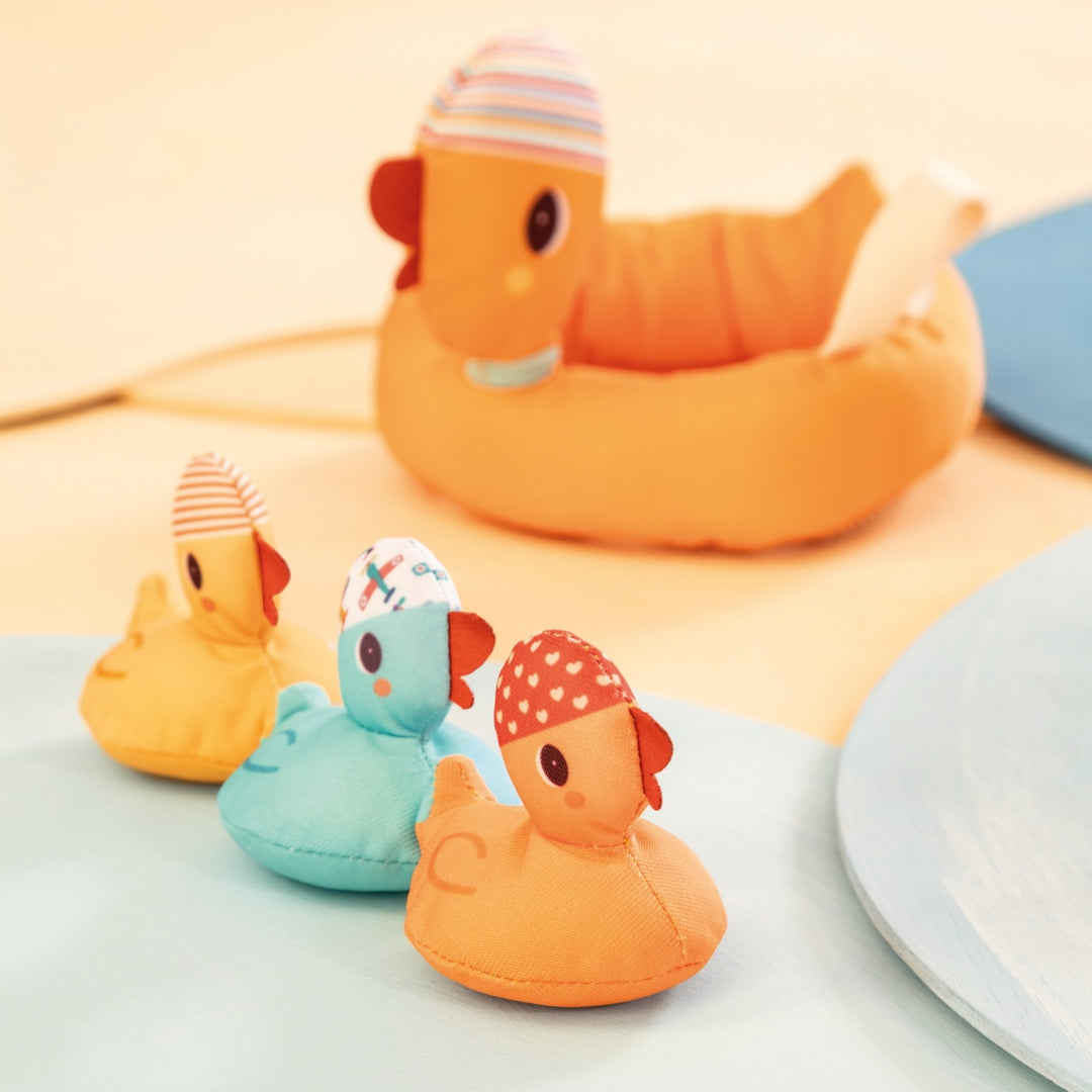 Mommy Duck and her Magnetic Ducklings