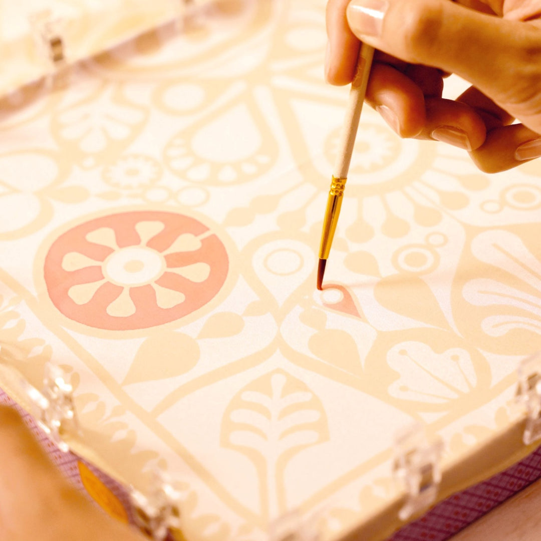 Djeco Atelier 11 - Silk Painting - Indian-style Design