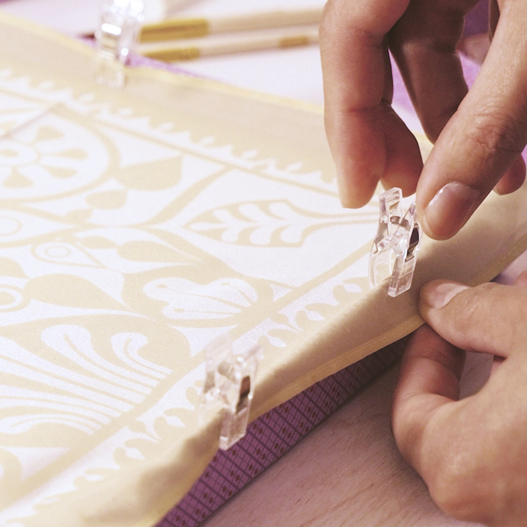 Djeco Atelier 11 - Silk Painting - Indian-style Design