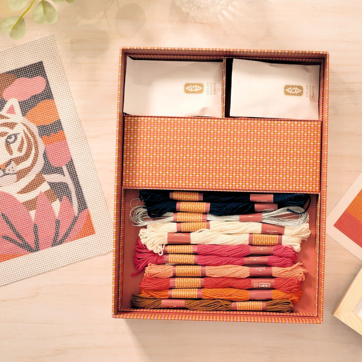 Djeco Atelier 64 - Needlepoint - Wild Cat